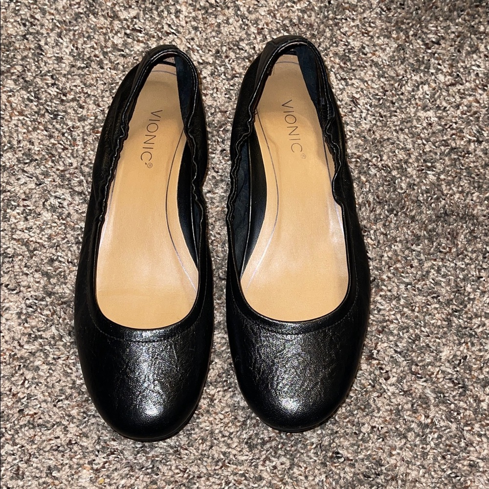 Vionic Women's Elegant Black Flats